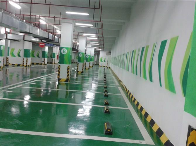 地下停車場劃線